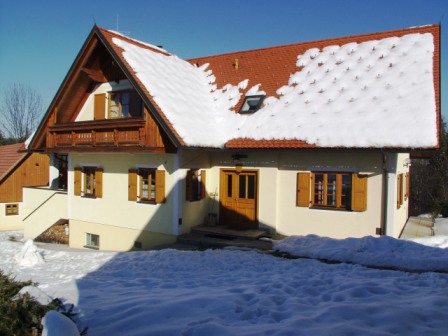Haus_Front_Winter.JPG