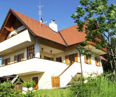 Haus_Rueck_Sommer.JPG