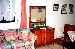 233_002.jpg