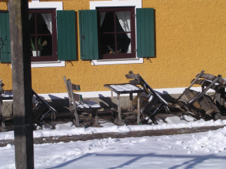 Winterbild_vorm_Haus_1.jpg